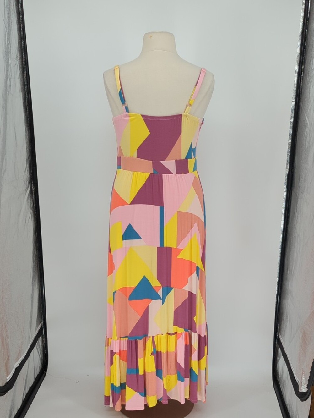 11649 Torrid Geometric Print Jersey Knit Maxi Dress Yellow Pink size 1X retro - Picture 2 of 7